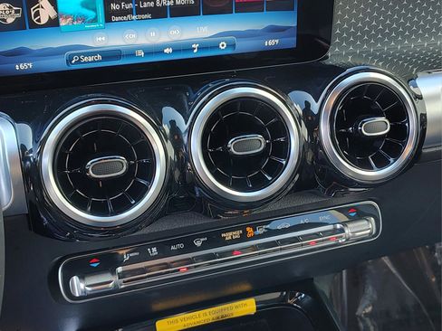 Used 2026 Mercedes-Benz GLB 250 image 27