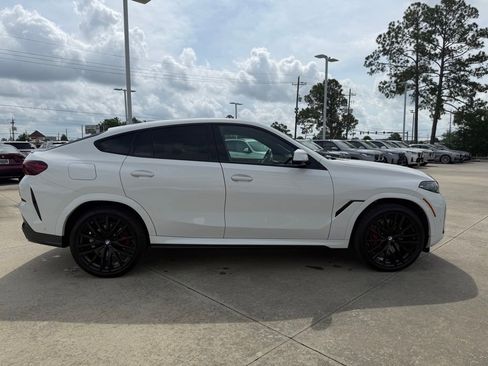 Certified 2026 BMW X6 xDrive40i w/ Climate Comfort Package AWD/4WD image 4
