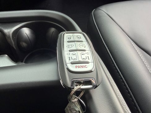 New 2026 Chrysler Pacifica Select image 46