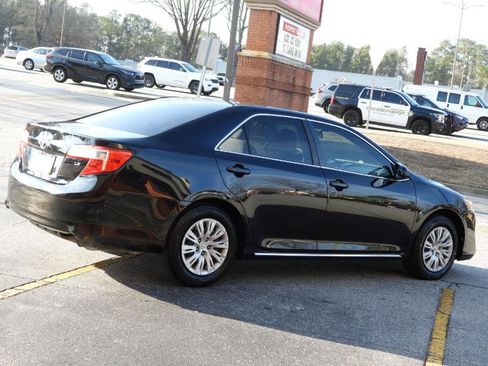 Used 2012 Toyota Camry LE image 19