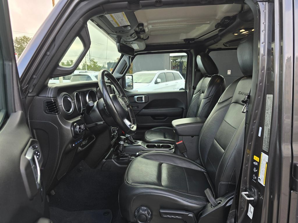 Used 2022 Jeep Wrangler Unlimited Sahara w/ Cold Weather Group AWD/4WD image 18