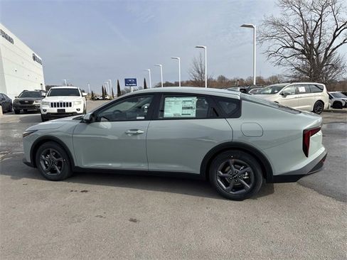 New 2026 Kia K4 LXS image 6