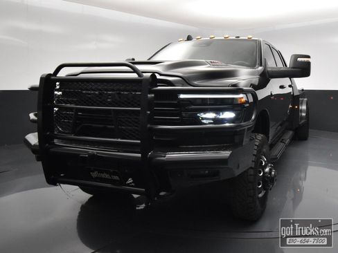 Used 2025 RAM 3500 Laramie w/ Night Edition AWD/4WD image 51