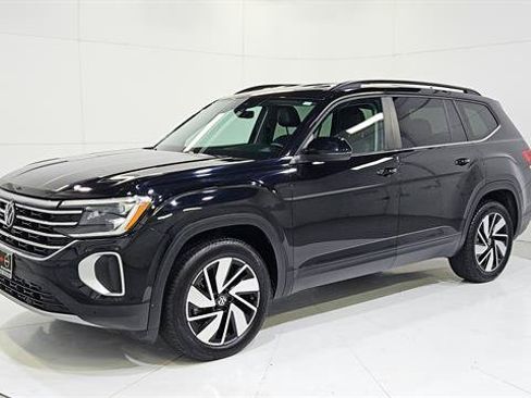 Used 2025 Volkswagen Atlas SE FWD image 3