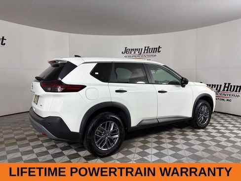 Used 2023 Nissan Rogue S image 5