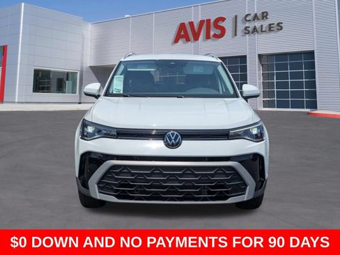 Used 2025 Volkswagen Taos SE AWD/4WD image 2