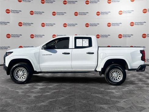 Used 2024 Chevrolet Colorado W/T image 2