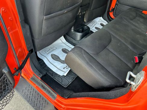 Used 2015 Jeep Wrangler Unlimited Sport w/ Quick Order Package 24S image 9