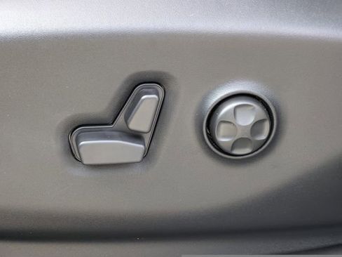 New 2026 Chrysler Pacifica Select FWD image 25