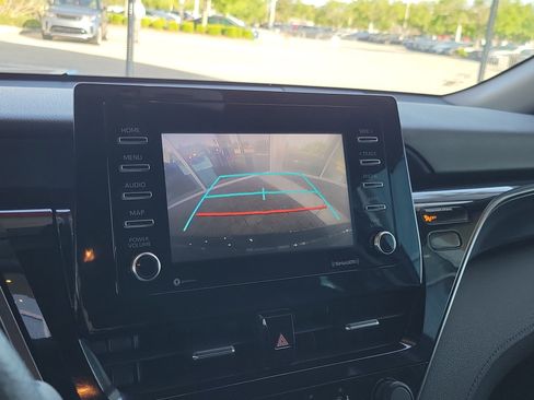 Used 2021 Toyota Camry LE image 22