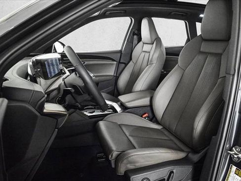 New 2025 Audi Q5 Premium Plus image 17