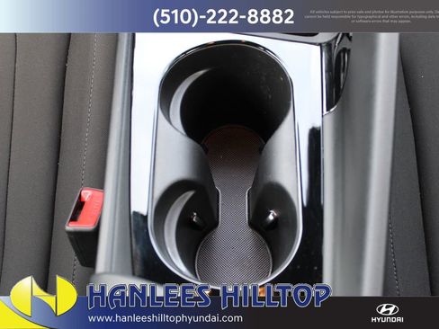 Used 2025 Hyundai Elantra SEL image 17