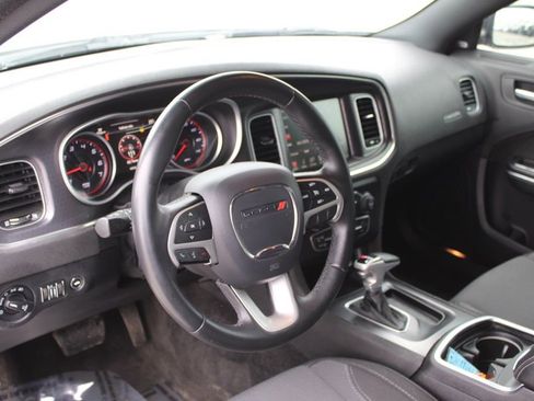 Used 2016 Dodge Charger SXT image 17