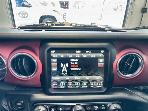 Used 2018 Jeep Wrangler Unlimited Rubicon image 16