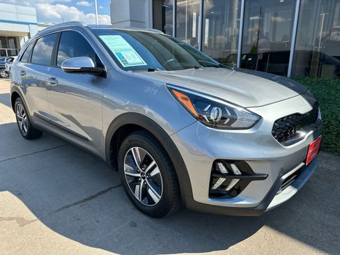Used 2022 Kia Niro EX image 1