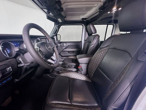 Used 2023 Jeep Wrangler Unlimited Sahara AWD/4WD image 13