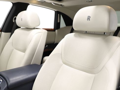 Used 2015 Rolls-Royce Ghost RWD image 17