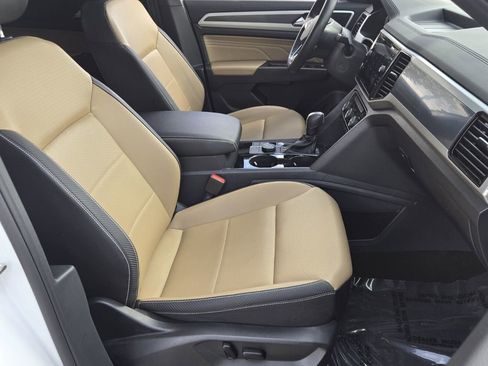 Used 2023 Volkswagen Atlas Cross Sport SEL R-Line image 18