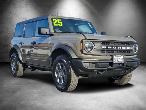 Used 2025 Ford Bronco Big Bend AWD/4WD image 2