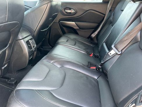 Used 2021 Jeep Cherokee Latitude Lux image 16