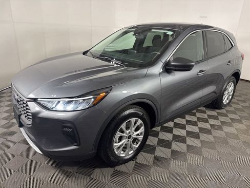 Used 2023 Ford Escape Active image 5