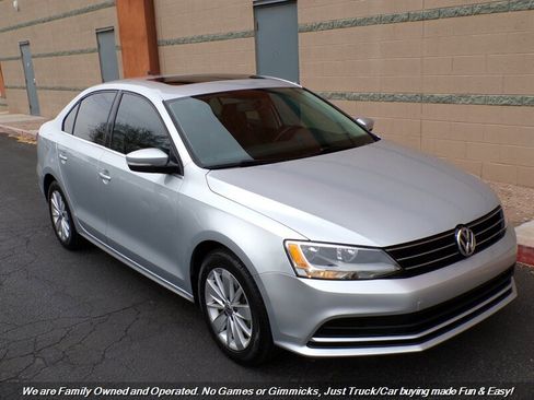 Used 2015 Volkswagen Jetta SE image 1