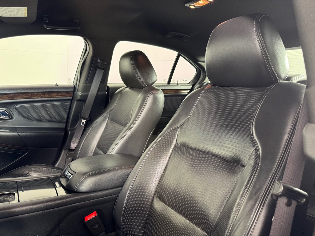 Used 2013 Ford Taurus Limited FWD image 9