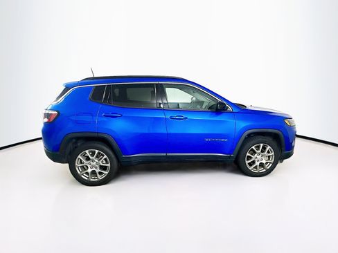 Used 2022 Jeep Compass Latitude AWD/4WD image 10
