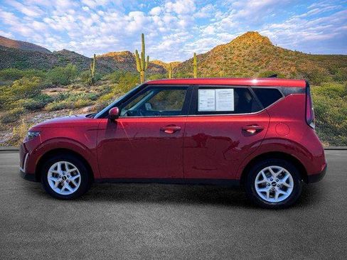 Used 2023 Kia Soul LX w/ Option Group 015 FWD image 8