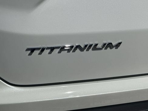 Used 2023 Ford Edge Titanium AWD/4WD image 10