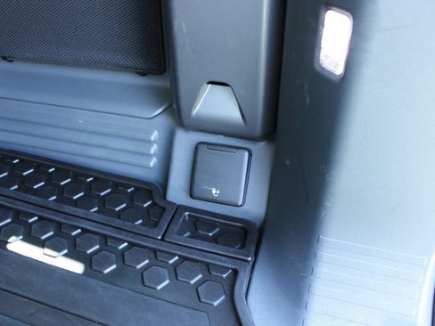 Used 2025 Land Rover Defender 110 S AWD/4WD image 16