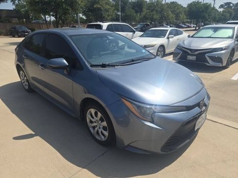 Used 2025 Toyota Corolla LE FWD image 1