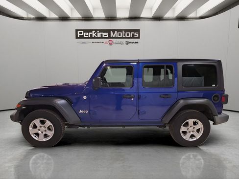 Used 2019 Jeep Wrangler Unlimited Sport S image 2