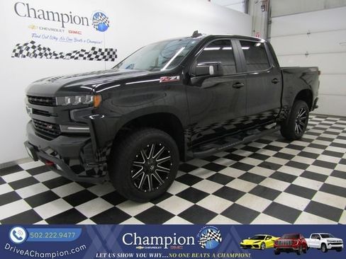 Used 2020 Chevrolet Silverado 1500 LT Trail Boss w/ Midnight Edition AWD/4WD image 13