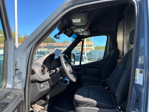 Used 2019 Mercedes-Benz Sprinter 144 image 14