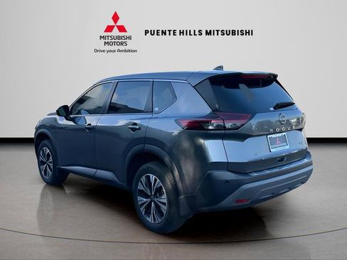 Used 2022 Nissan Rogue SV image 7