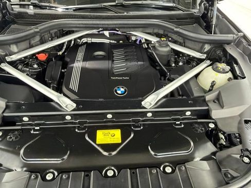 Certified 2022 BMW X5 xDrive40i w/ M Sport Package AWD/4WD image 43