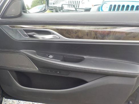 Used 2019 BMW 740i xDrive w/ Executive Package image 30