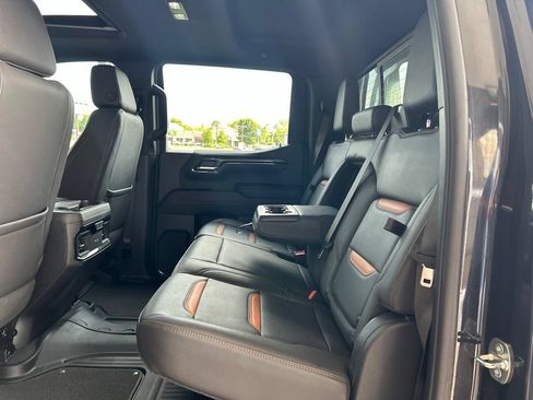 Used 2023 GMC Sierra 1500 AT4 w/ AT4 Premium Package AWD/4WD image 9