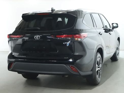 Used 2026 Toyota Highlander XLE AWD/4WD image 46