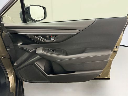Used 2025 Subaru Outback Premium image 35