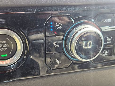 Used 2023 GMC Sierra 1500 SLT w/ SLT Premium Package image 30