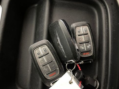 Used 2019 Chrysler Pacifica Touring Plus image 26