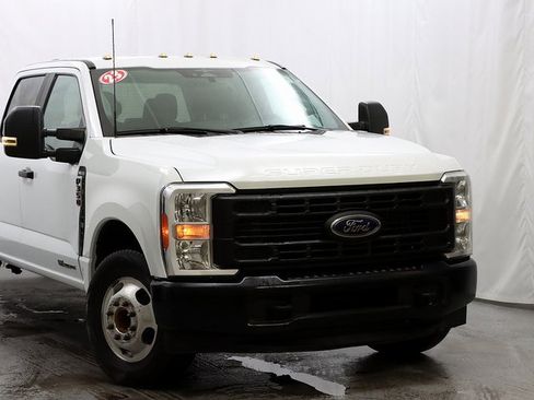Used 2023 Ford F350 XL image 2