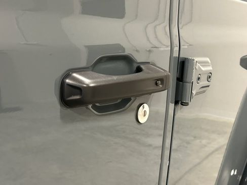 Used 2025 Jeep Wrangler Unlimited Sahara AWD/4WD image 13