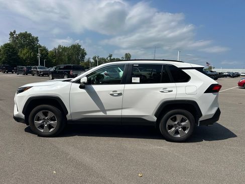 Used 2025 Toyota RAV4 XLE AWD/4WD image 8