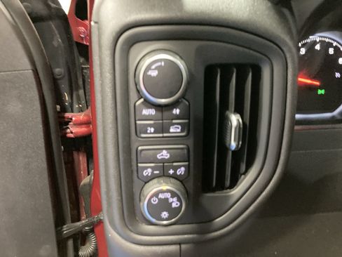Used 2019 Chevrolet Silverado 1500 Custom w/ Custom Value Package AWD/4WD image 14