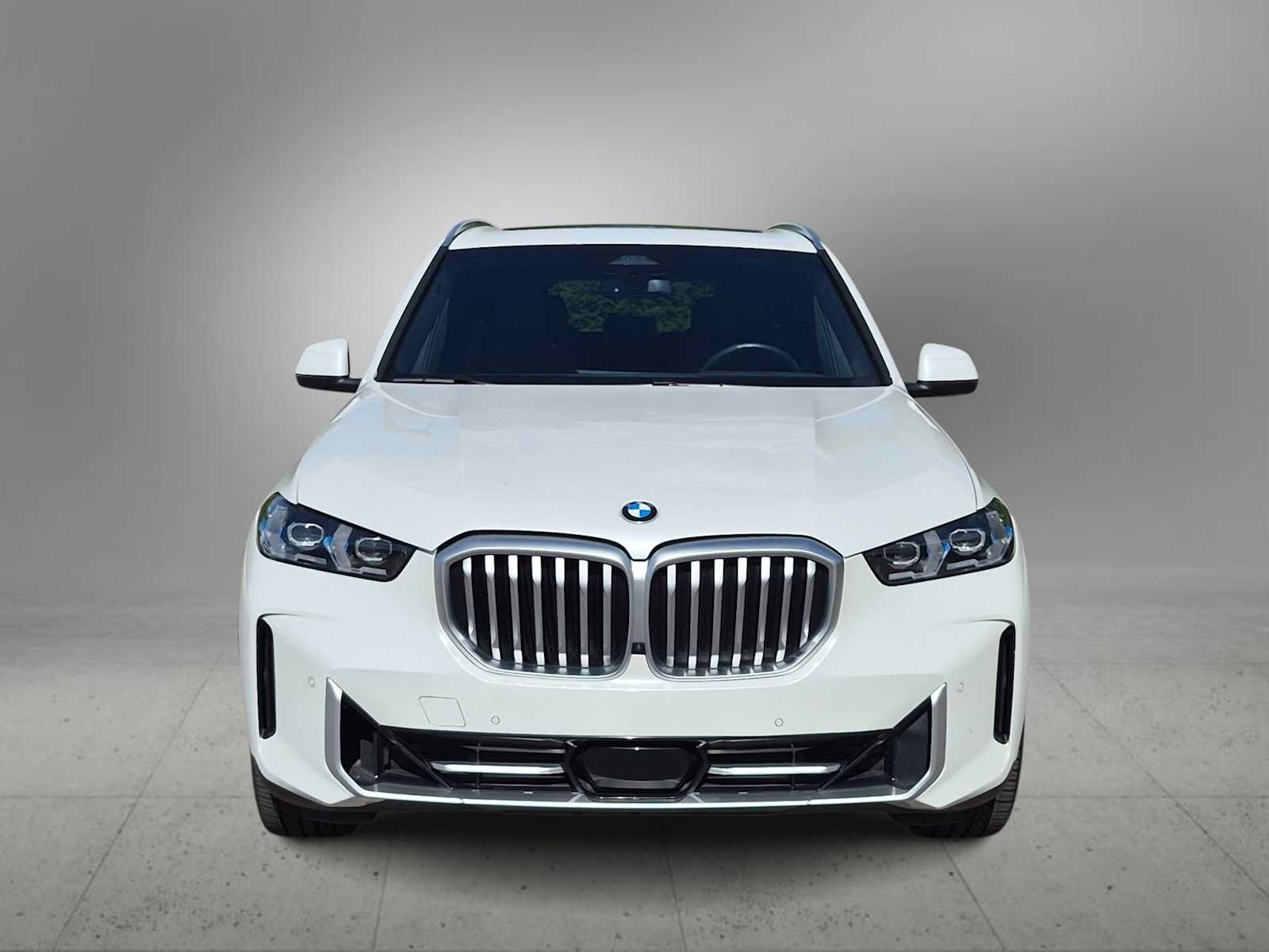 Used 2025 BMW X5 xDrive40i w/ Parking Assistance Package AWD/4WD image 3