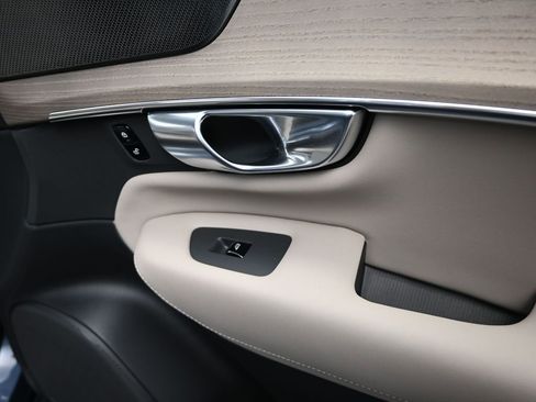 New 2026 Volvo XC90 B6 Plus w/ Protection Package Premier image 31