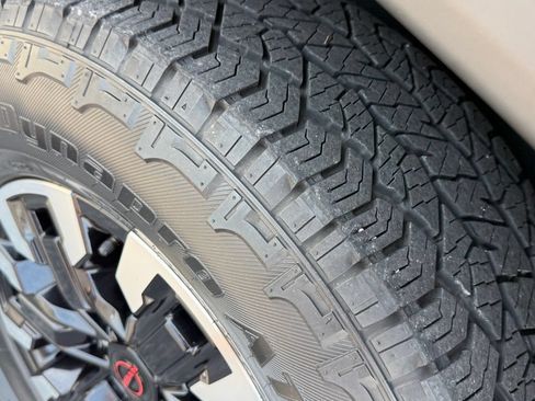 Used 2024 Nissan Frontier Pro-X RWD image 40